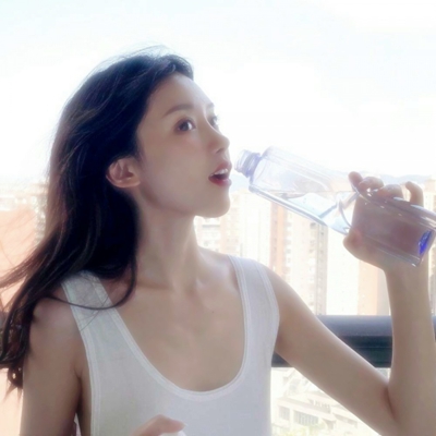 26张高冷原宿风闺蜜头像 高清潮酷姐妹头像合集