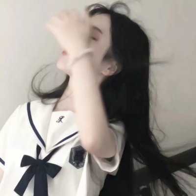 女生挡脸头像合集！11张高清好看的女生挡脸头像分享