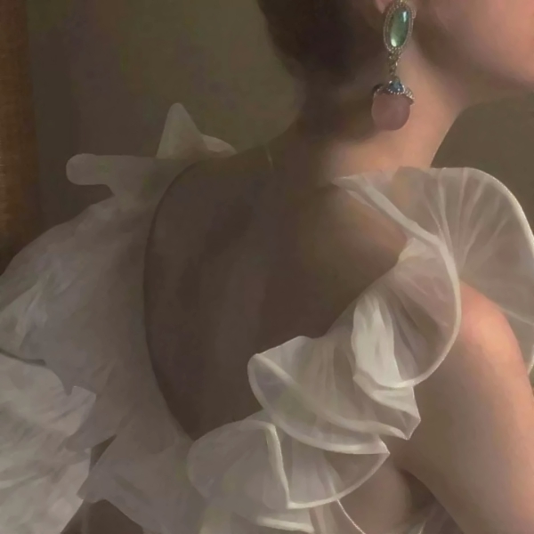 18张超清唯美清新女生部位头像合集