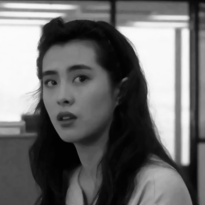 26张高清港风复古黑白女生头像，氛围感拉满