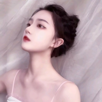 16张高清新款女生微信头像来啦 个性好看真人款直接存