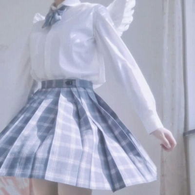 不露脸的JK真人半身头像 8张高清好看的部位女头分享