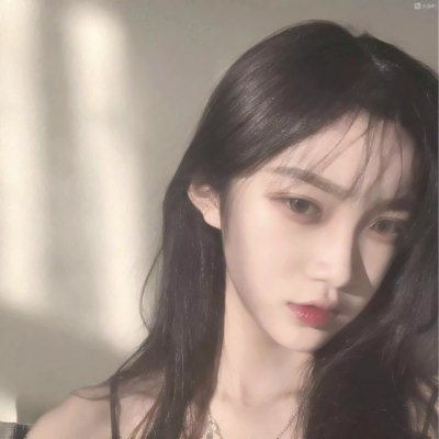 网红小姐姐高清头像合集，21张好看头像直接存