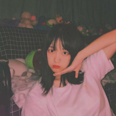 五张高清意境复古女生头像，氛围感拉满