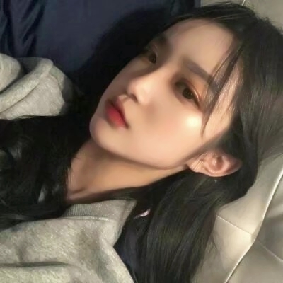 14张高清玩网风女生QQ头像 个性感拉满