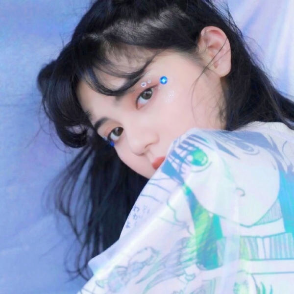 36张氛围感拉满的气质女生头像合集 唯美又有个性