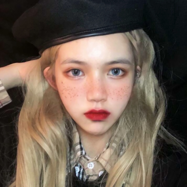 ins超火女生头像合集 28张高清无水印美图