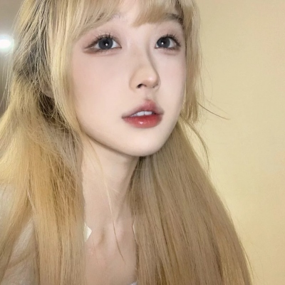 19张高级感女生头像合集 氛围感拉满