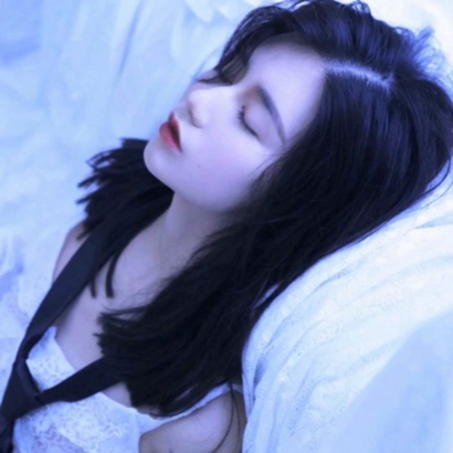 女生微信头像合集！9张简约干净又大气的款式来了