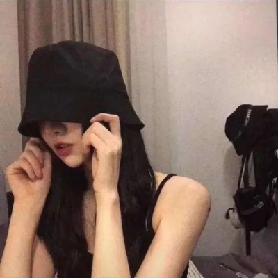 13张自带高级感的女生微信头像，直接存