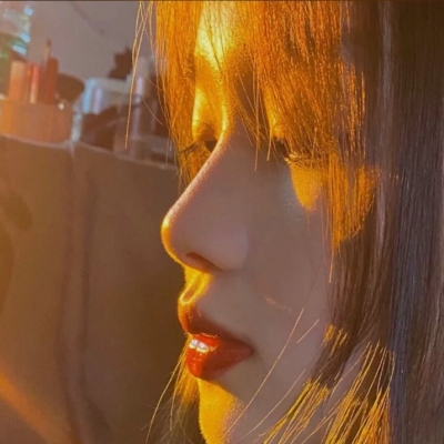 超火的QQ女生高清头像合集（10张）