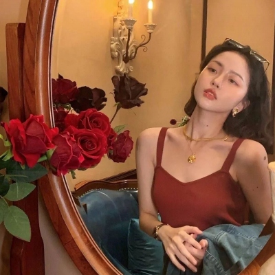 女生高清好看微信头像合集 共10张