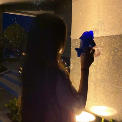 双人闺蜜头像来啦！14张拿泡泡机的女生高清头像合集