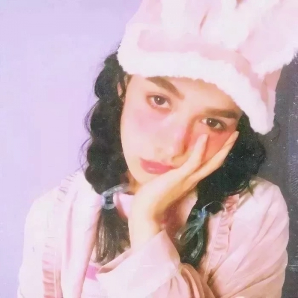 20张超高清微信头像！氛围感拉满的唯美欧美风女生头像