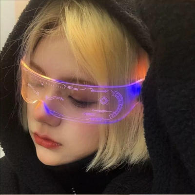 女生戴眼镜甜酷风真人头像合集来啦，共8张