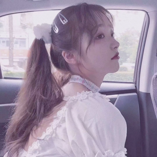 19张超清好看的女生唯美真人头像合集