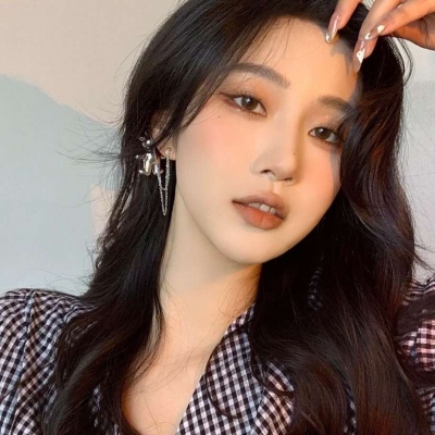 高清酷飒女生头像合集 共20张