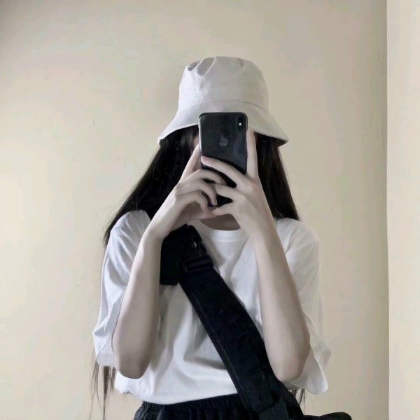 超酷女生戴帽子头像合集 22张霸气高清头像图