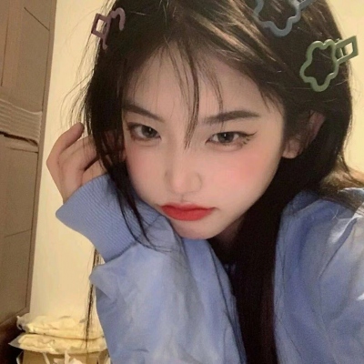 超火的酷飒女生真人头像 共8张