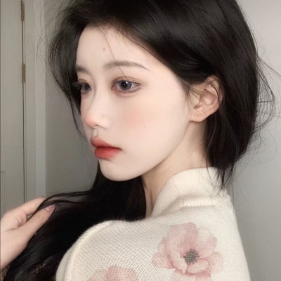 超火的微信女生头像来啦！这里有12张高清图可以用