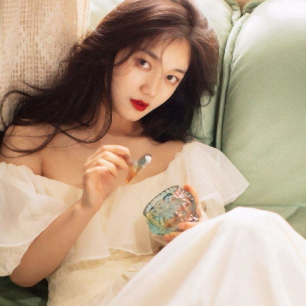 30张高清气质款微信头像 优雅有品位的女生头像合集