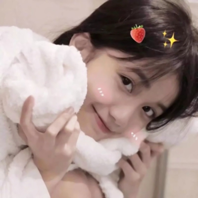 22张超潮女生头像合集 高清时尚又好看