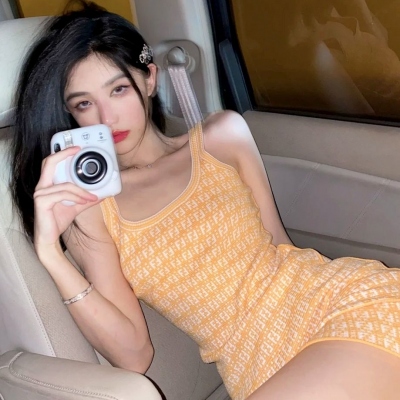 气质干净感拉满的女生头像合集，共16张