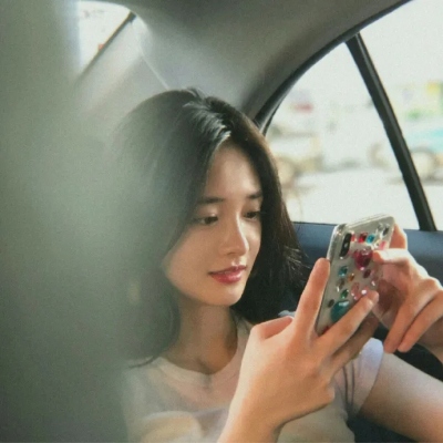 小众又高级！16张冷淡风女生头像合集