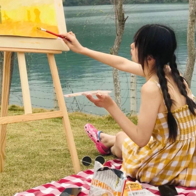 女生干净精致QQ头像 16张高清图