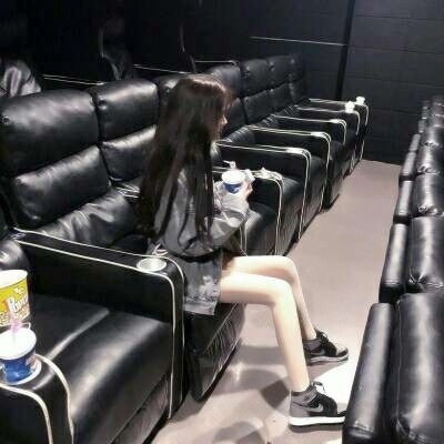 女生霸气社会QQ头像！19张高清拽酷女生头像合集