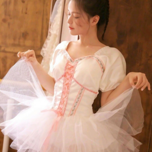 11张超仙清新穿裙子女生头像 高清无水印分享