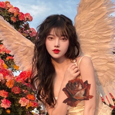 9张氛围感拉满的卷发女生微信头像，又潮又仙