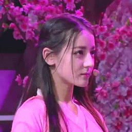 迪丽热巴上《快乐大本营》的亮眼动图来啦