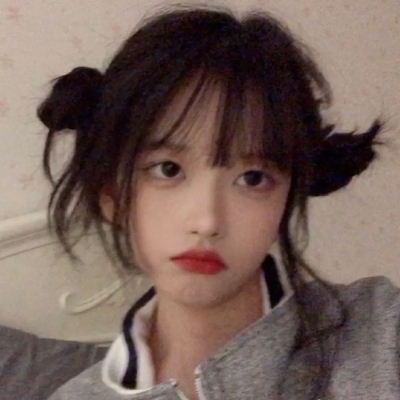 女生真人生活照头像合集（20张）
