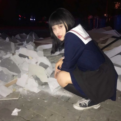 抖音超酷女头像合集！14张高清超拽超丧风格女生头像