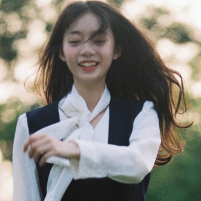 12张氛围感拉满的复古意境女生头像，越看越耐看