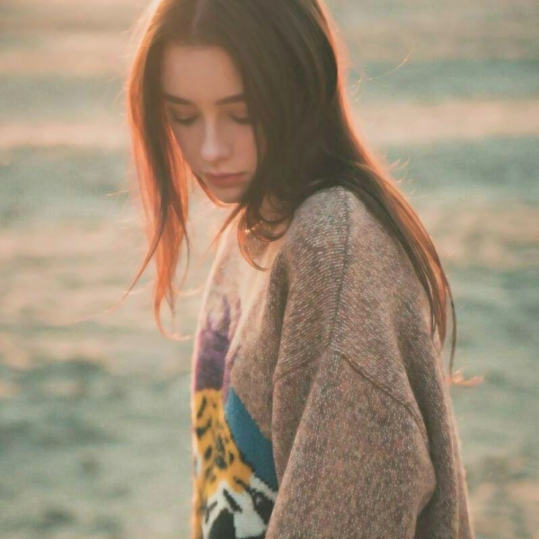 一眼心动的气质欧美女生头像，25张氛围感拉满的女头合集
