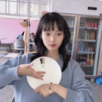 自带仙女气质的小姐姐头像合集 共12张