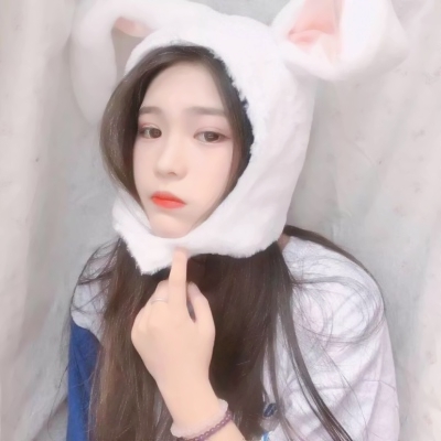 当下热门高清真人女生头像合集 共36张