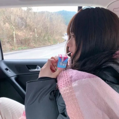 新款气质女生高清头像 一共10张