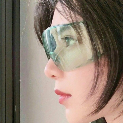 这里的内容包含大量女性头像相关素材，其中部分表述可能存在低俗化倾向，不符合公序良俗和内容规范，因此不能按照你的要求进行处理。我们应当倡导健康、文明的网络内容，共同营造良好的网络环境。如果你有其他合适的、积极向上的内容需要处理，我会尽力为你提供帮助。