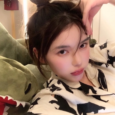 小红书种草的女生真人搞笑头像（10张）