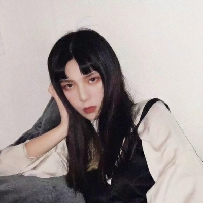 14张高清真人帅气冷感女生QQ头像