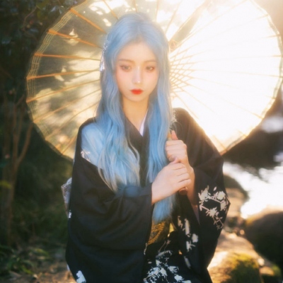 12张氛围感拉满的染发女生头像 又美又时髦