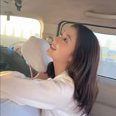 高清好看的真人女生头像 共18张