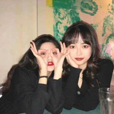 14张真人闺蜜双人头像！搞怪又霸气的女生头像合集