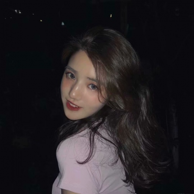 8张真人版慵懒冷淡女生头像，氛围感拉满