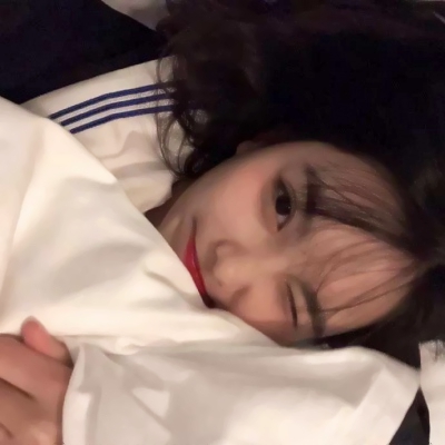 8张真人可爱搞怪女生头像 直接抱走用