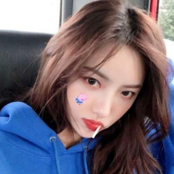 16张超清爽！简单干净气质女生高清头像合集