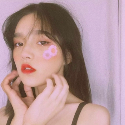 8张氛围感拉满的真人意境女生头像分享